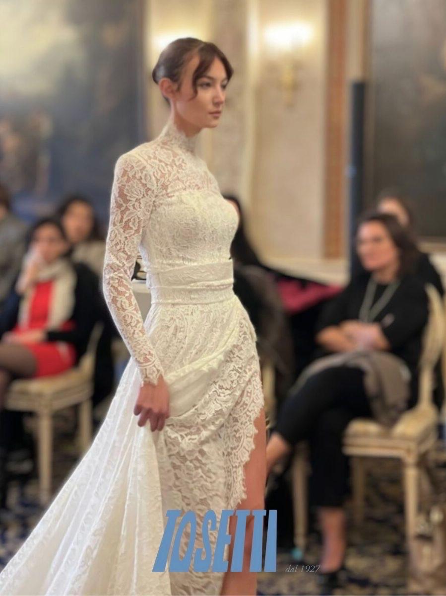 Abito realizzato in esclusiva su misura contattaci per informazioni e prezzi in atelier