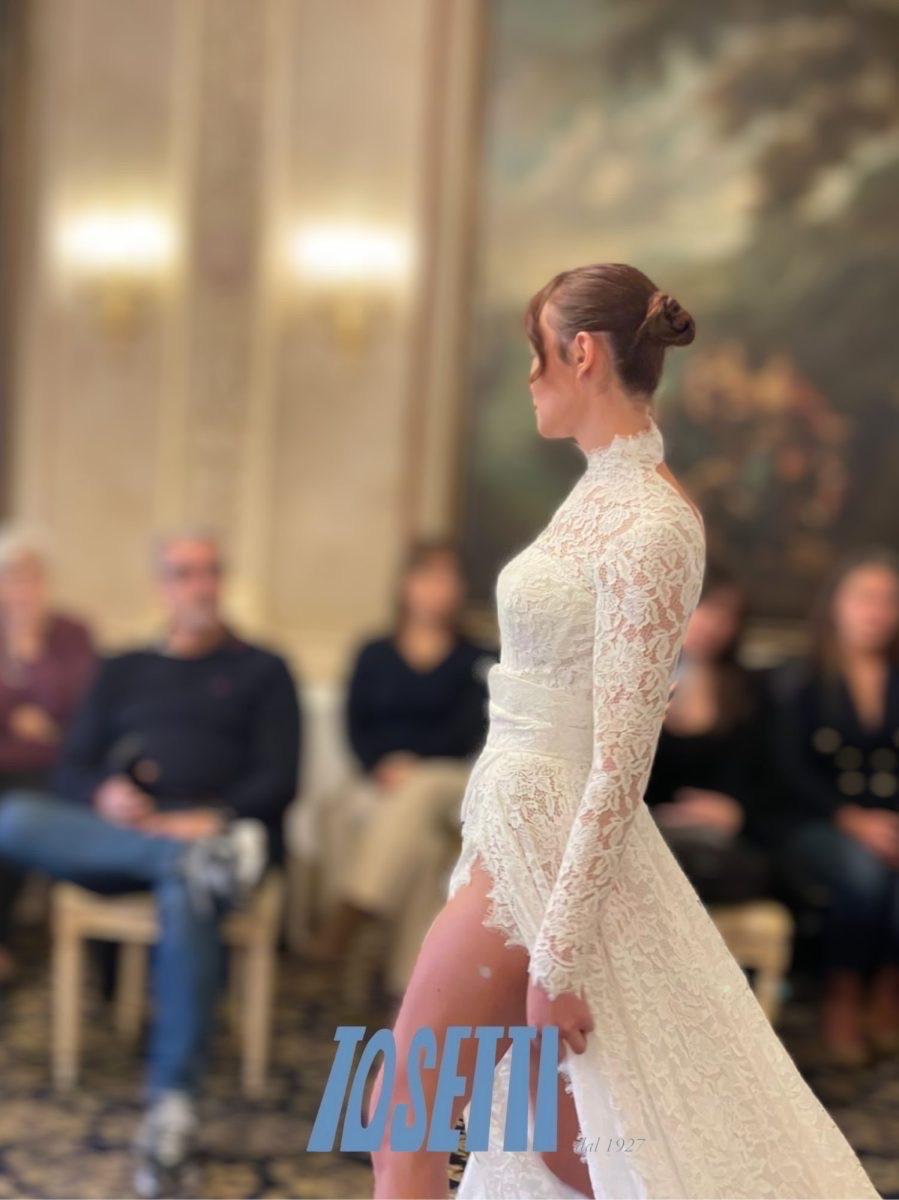 Abito realizzato in esclusiva su misura contattaci per informazioni e prezzi in atelier