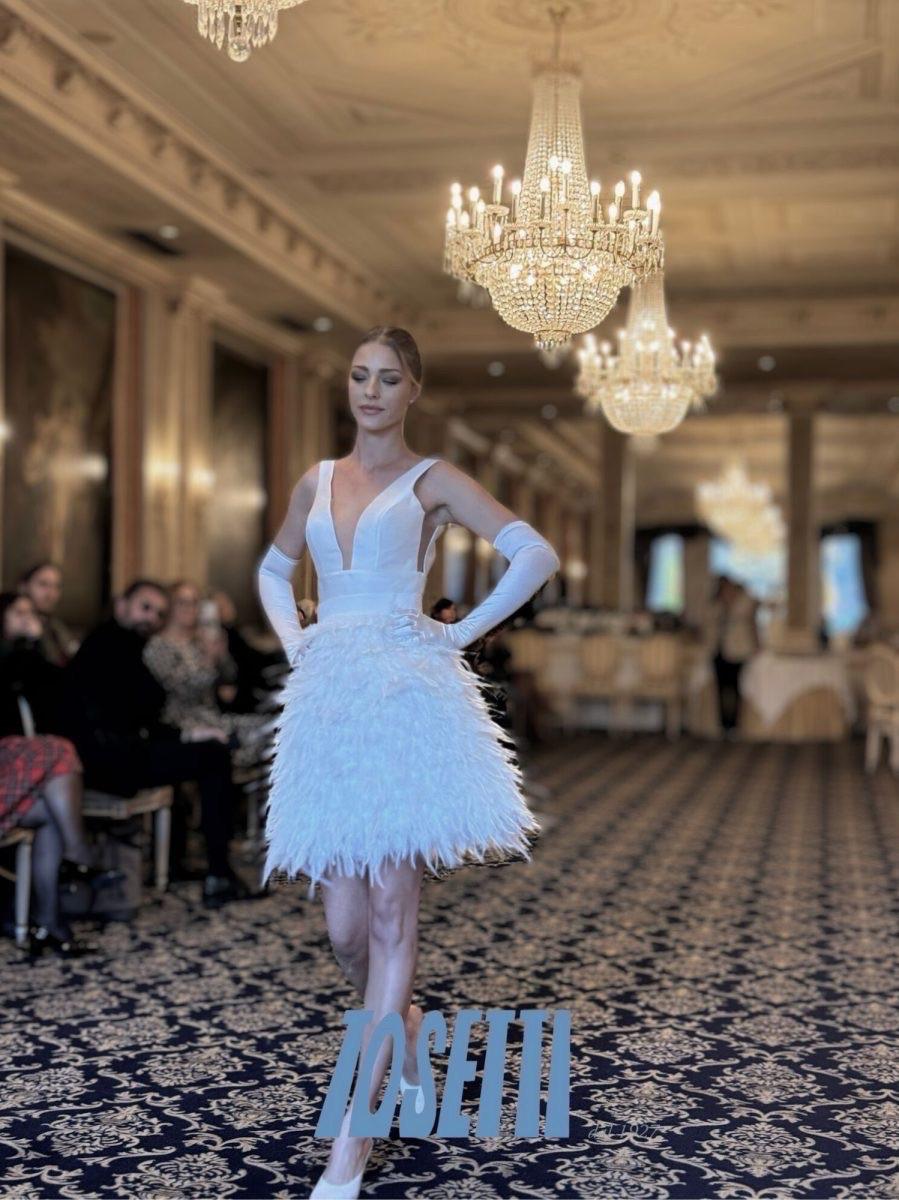 Abito realizzato in esclusiva su misura contattaci per informazioni e prezzi in atelier