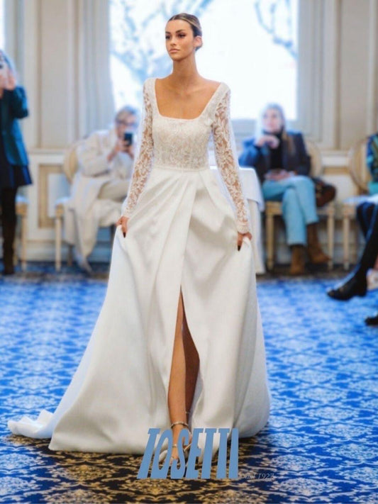 Abito realizzato in esclusiva su misura contattaci per informazioni e prezzi in atelier