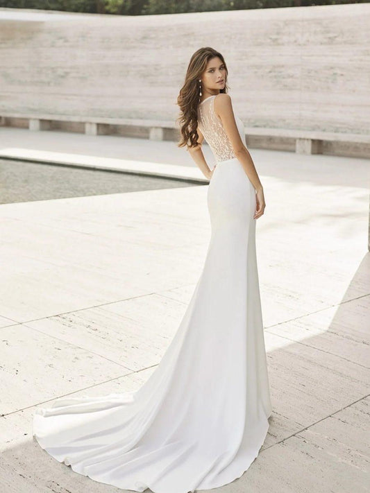 Abito realizzato in esclusiva su misura contattaci per informazioni e prezzi in atelier