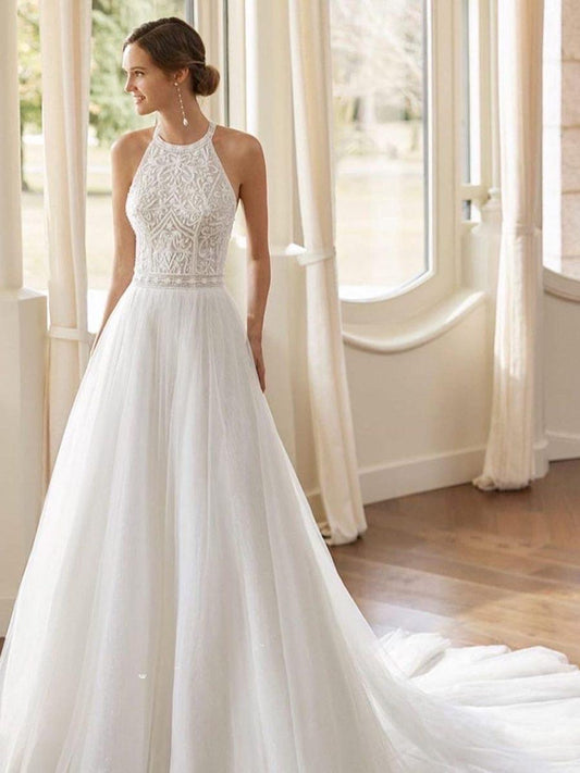 Abito realizzato in esclusiva su misura contattaci per informazioni e prezzi in atelier