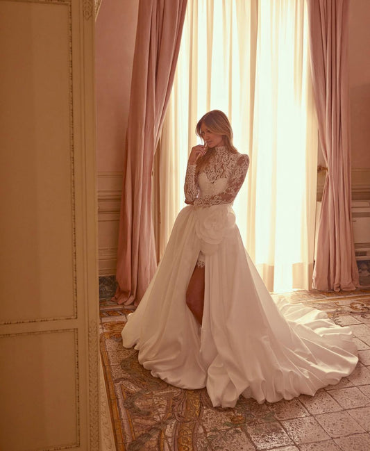 Abito realizzato in esclusiva su misura contattaci per informazioni e prezzi in atelier