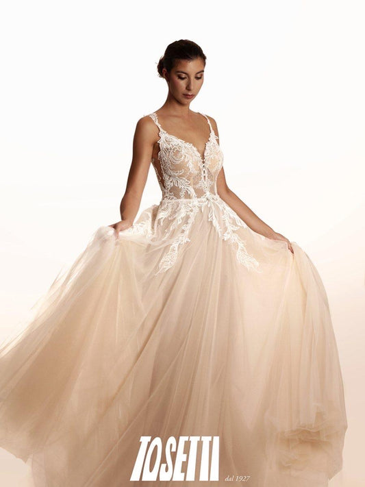 Abito realizzato in esclusiva su misura contattaci per informazioni e prezzi in atelier